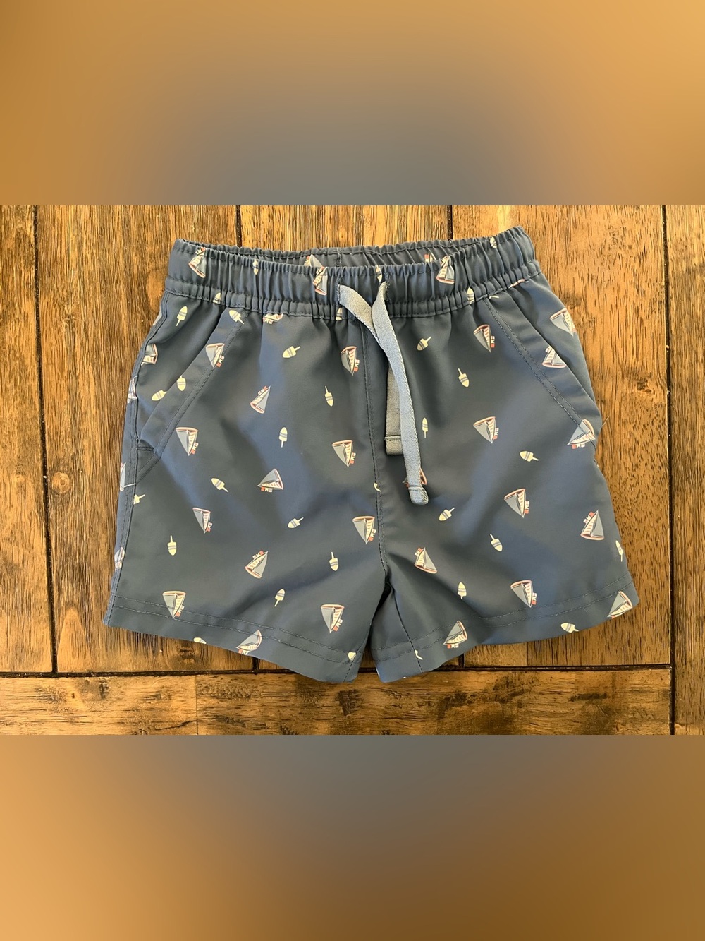 Tommy Bahama Performance Blue Sailboat Print Shorts size 24mo